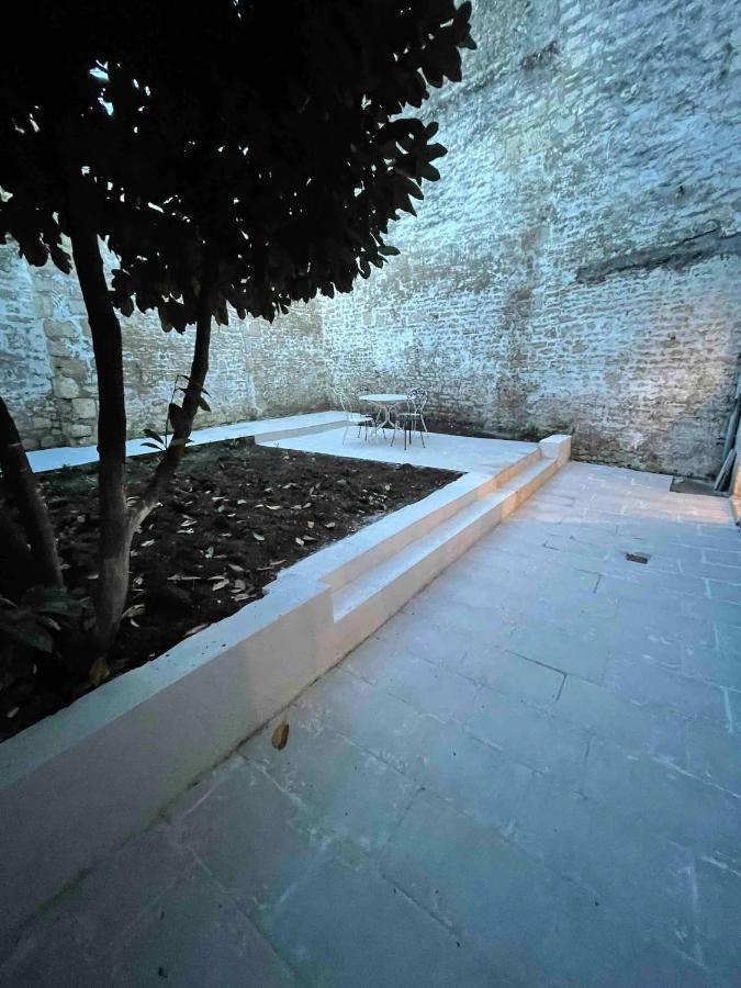 Le Jardin Niortais - Hyper centre, Jardin privé, WIFI haut-débit Esterno foto