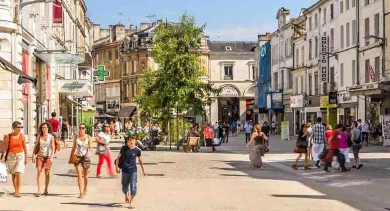 Le Jardin Niortais - Hyper centre, Jardin privé, WIFI haut-débit Esterno foto